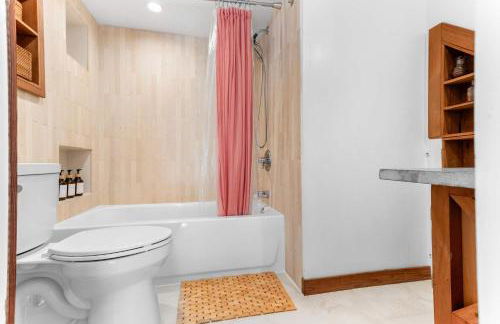 Redwood Cabin with Hot Tub Canyon View and Dogs OK - Foto 23