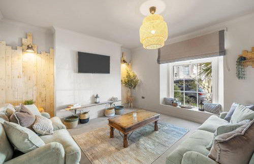 Luxury Plymouth Work & Stay House - Photo 1