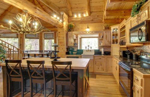 Fire Pit and Hot Tub Lakeside Cabin on 2 Acres! - Foto 12