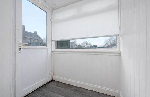 2BR Sleeps 6 with Parking Near Linlithgow Palace - Photo 19