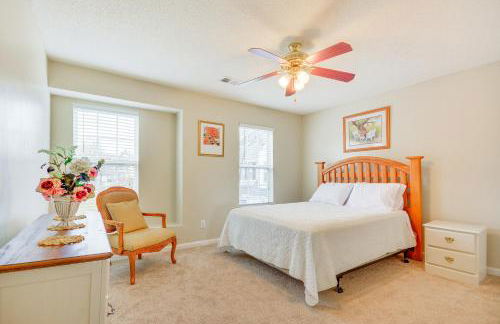 Central and Spacious Townhome in Greensboro! - Foto 17