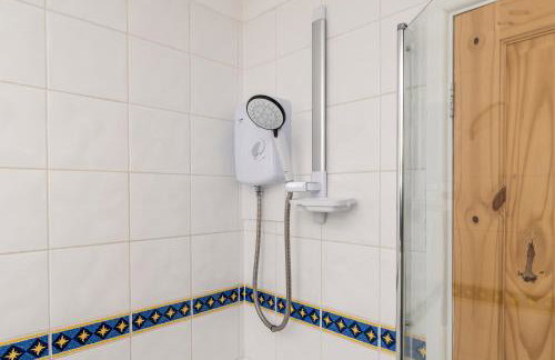 Spacious 3BR Home in Leighton Buzzard Parking Sleeps 5 Walk to Town & Train Near Rushmere Country Park & Leighton Buzzard Railway Perfect for Families & Work Stays - Foto 15