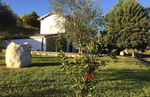 Hillside Escape with Pool - Foto 28