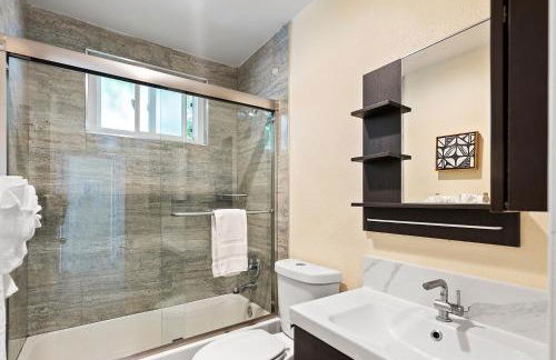 Windansea Coastal Haven - Steps to Beach - Foto 19