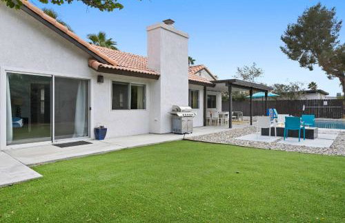 Hacienda Hideaway 3BR Desert Oasis w Pool Spa & Firepit - Foto 44