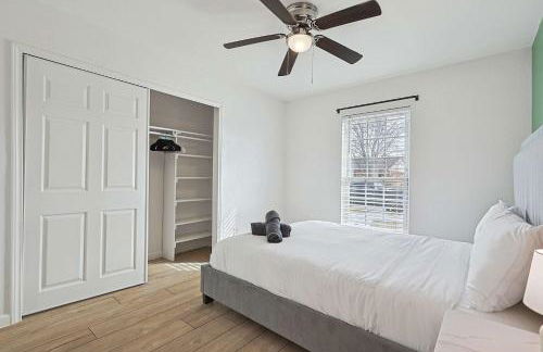 Charming 3Bd 2Ba Home with Private Pool - Foto 15