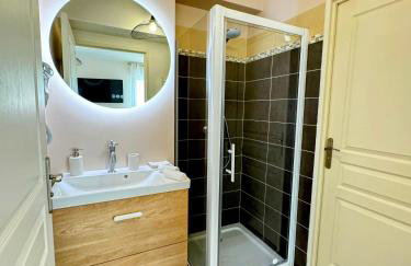 Studio Hôtel - Lit King Size - Parking - Wifi - Foto 5