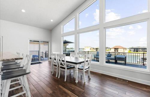 Lakefront Mansion!Close to SAC&Mahoney State Park! - Foto 7