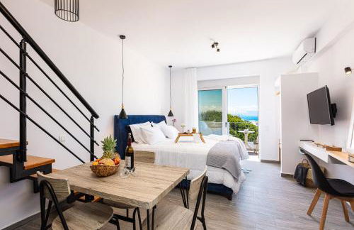 Evilio Suites, Inspired Family Retreat with Pool, Βy ThinkVilla - Foto 35