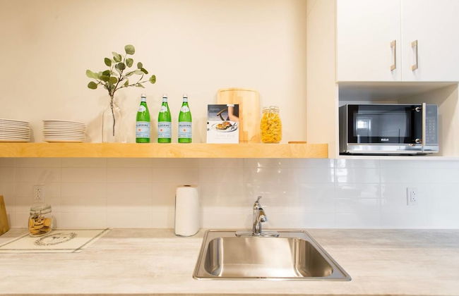 Trendy Little Italy 3 Bedroom Condo - Foto 24