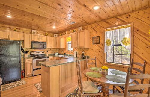 Cozy Hiawassee Cabin with Fire Pit and Mtn Views! - Foto 7