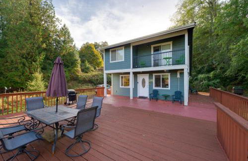 Herron Island Cabin with Deck Walk to Beach! - Foto 1