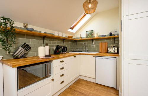 Meldrums Apartments - Photo 9