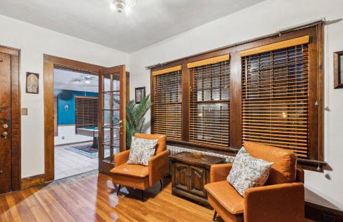 Steps to Edgewater - Sleeps 14 - Fun Game Room Retreat - Foto 20