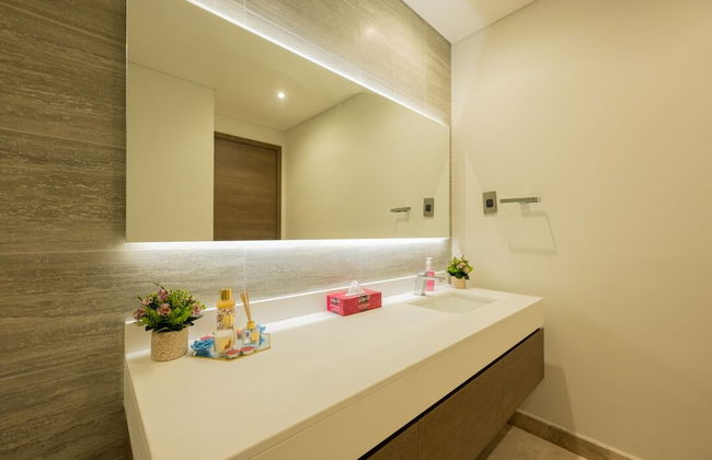 Dramatic Sea View 1 BHK ANWABYFour Apple - Photo 10