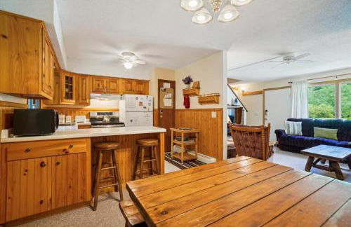 Quaint Condo 5 minutes to the ski slopes Valley Park D1 - Foto 2