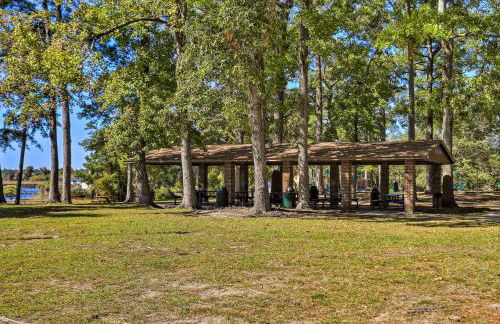 Convenient Jacksonville Home with Yard and Patio! - Foto 44