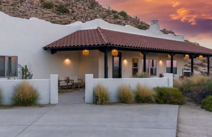 Boulder Surrounded Escape- ANOTHERdeserthouse - Foto 1