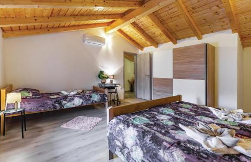 Gorgeous Home In Peruski With Wifi - Foto 13