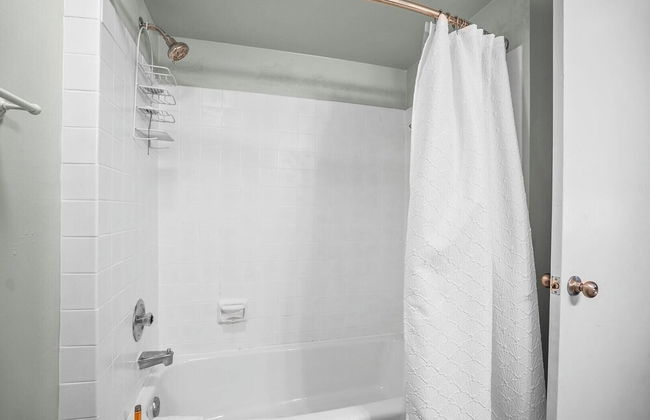 Recently Renovated Condo w/ Breezy Ocean Views - Steps to Beach - Foto 19