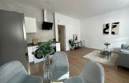 Apartamento temporal cómodo y moderno para estancias personales o profesionales - Foto 6