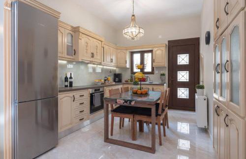 Princess Anna Maria - Photo 9