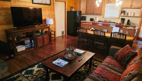 Bear Escapes II Affordable Luxury Cabin - Foto 4, stove, pet friendly