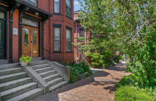 Stylish Downtown Condo in a Historic Landmark Home - Foto 4