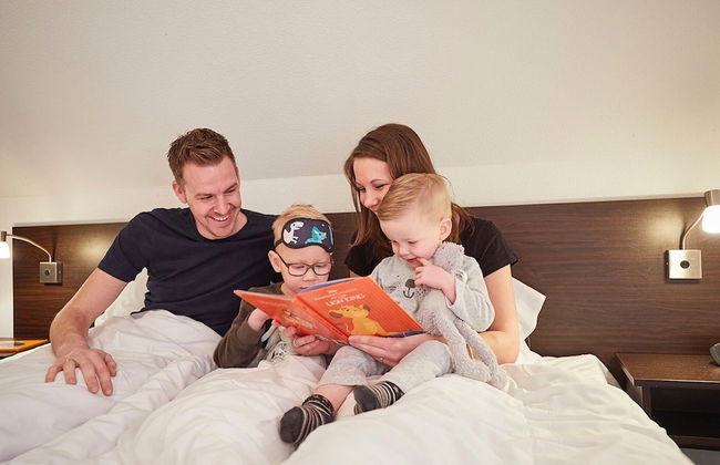 Beautiful Farm Villa With Large Garden in Limburg - Photo 2