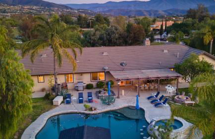 Temecula Wine Country Home w/ Pool, Hot Tub, Game Room & Vineyard Views - Foto 2