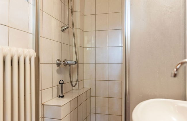 Charming Holiday Home With Private Garden - Photo 19