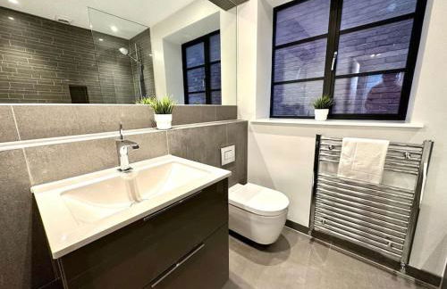 Luxury Apartment Next to the Beach New 2 Bedroom - Great Location - Fast WiFi - Smart TV - sleeps up to 4! Close to Purbeck, Corfe Castle, Sandbanks, Poole & Bournemouth - Foto 6