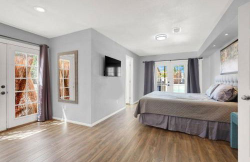 Luxe 4BR Vegas Retreat Pool, Games and BBQ - Foto 14