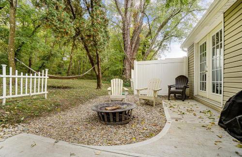 Updated 3bd Cottage on Bike Trail w/ River access! - Foto 4