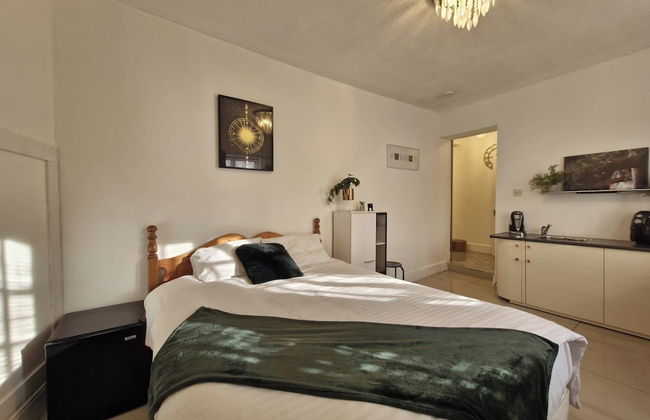 Beachside Retreat - Pets Ok - Free Parking - Photo 5