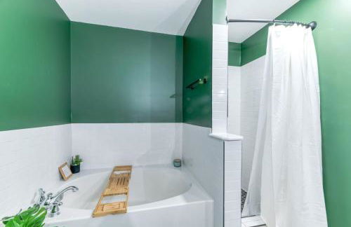 Hilltop Hideaway - Pool - Jacuzzi - Ping Pong - 12 guests - Fireplace - Mountain Views - Pets are allowed by request - Foto 21