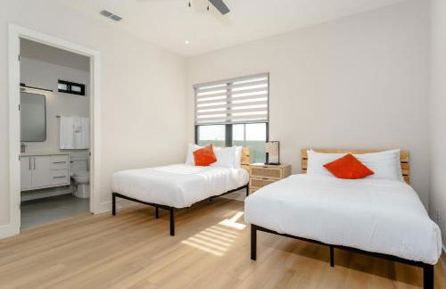 Waterfront Home with Pool Spacious Bay , Sleeps 16 - Foto 40