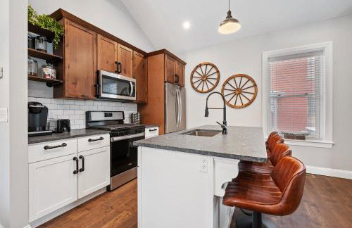 Luxurious Design Easy Access to Downtown Pittsburgh Sleeps 4 - Foto 8