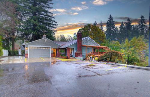 Tranquil Riverfront Retreat - Foto 3