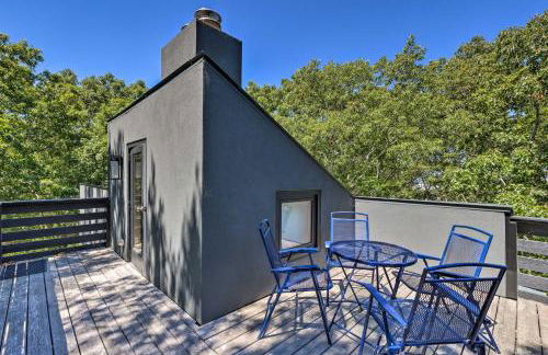 Unique Southampton Getaway with Rooftop Deck! - Foto 3