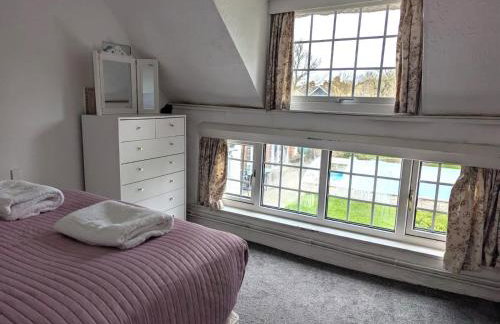 Beautiful Thatched Cottage with Outdoor Pool, Secure Garden, Dog & Family Friendly! Chichester Holiday Properties - Foto 23