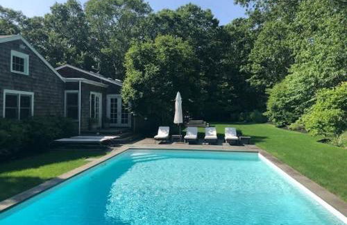Luxury Sag Harbor Home with Heated Pool & Charm - Foto 9