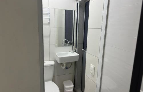 Flat Guarajuba - 3 quartos 2 andar à Beira Mar - pé areia - governança com arrumadeira e Wi Fi inclusos - Foto 16