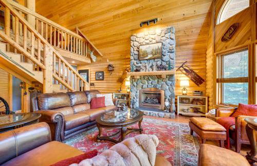 Spacious Packwood Cabin with Hot Tub - Near River - Foto 7