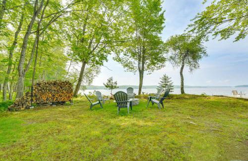 Hot Tub and Boat Dock Waterfront Maine Retreat! - Foto 34