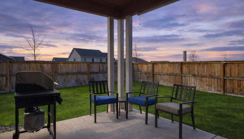 Scenic Modern Home with Private Patio & Fireplace - Foto 5