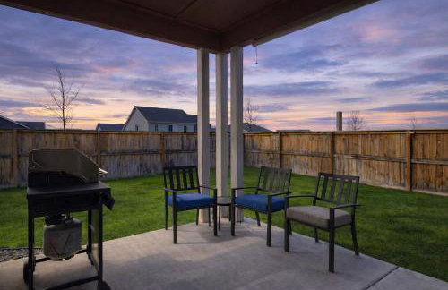 Scenic Modern Home with Private Patio & Fireplace - Foto 5