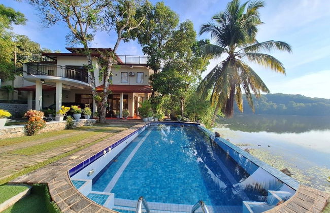 MYH - Lake Front Pvt Villa - Photo 39