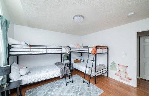 Massanutten 2 King Suites 4 BR Hot Tub Game Room Kids Toys Flower on the Mountain - Foto 48