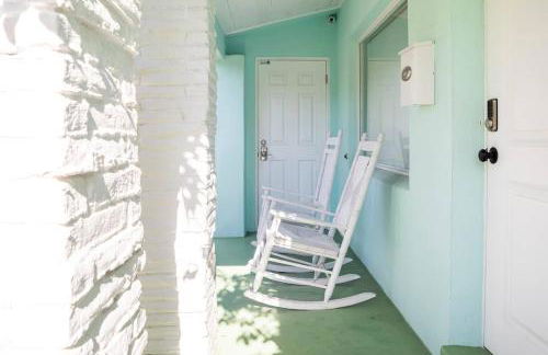 Fun Family-Friendly Poolside Escape Near Beach - Foto 45